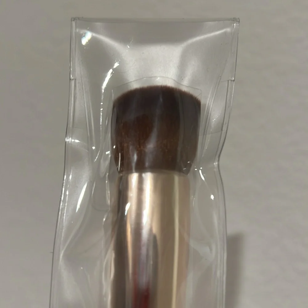 ⚜️❤️⚜️Anastasia Beverly Hills A30 Brush - Black Handle with Brown Bristles